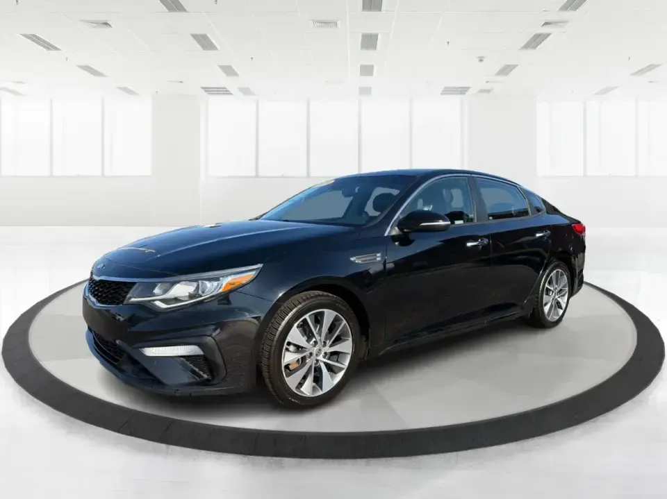 2019 Kia Optima S (5XXGT4L37KG) with an Theta II 2.4L I-4 gasoline direct injection engine, 6A transmission, located at 1099 N County Rd 25A , Troy, OH, 45373, (937) 908-9800, 40.057079, -84.212883 - Need a reliable commuter that still feels stylish for date night downtown, comfortable for weekend trips to Dayton, and efficient for the daily run up I75? This 2019 Kia Optima S in Ebony Black is a smart, budget-friendly sedan that fits real life-whether you're clocking a long work commute, shuttli - Photo#8