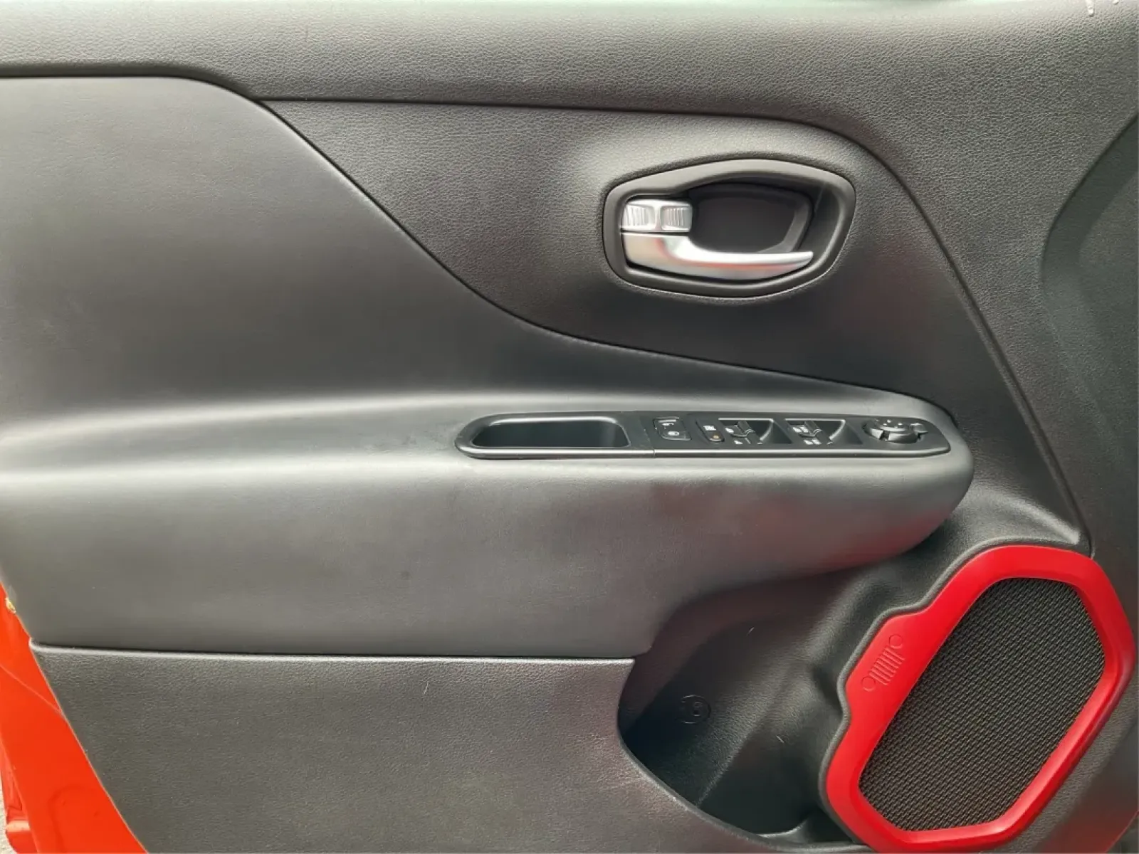 2016 Jeep Renegade Trailhawk (ZACCJBCT1GP) with an Tigershark MultiAir 2.4L I-4 variable valve contro engine, located at 4508 South Dixie Dr, Moraine, OH, 45439, (937) 908-9800, 39.689976, -84.218452 - Embrace adventure and elevate your daily routine with this 2016 Jeep Renegade Trailhawk, a versatile Crossover designed for both urban commuting and weekend escapades. Ideal for budget-conscious buyers, this vehicle combines rugged capability with modern technology, making it perfect for growing fam - Photo#18