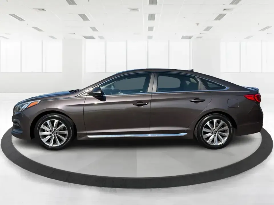 2017 Hyundai Sonata Sport (5NPE34AF8HH) with an 2.4L I-4 gasoline direct injection engine, 6A transmission, located at 8750 N County Rd 25A, Piqua, OH, 45356, (937) 908-9800, 40.164391, -84.232513 - Picture a sedan that makes everyday life easier-smooth for the I75 commute, comfortable for school drop-offs, and efficient enough for weekend runs to downtown Piqua or a quick escape to the parks and trails around Miami County. This 2017 Hyundai Sonata Sport is built for real-world driving: practic - Photo#5