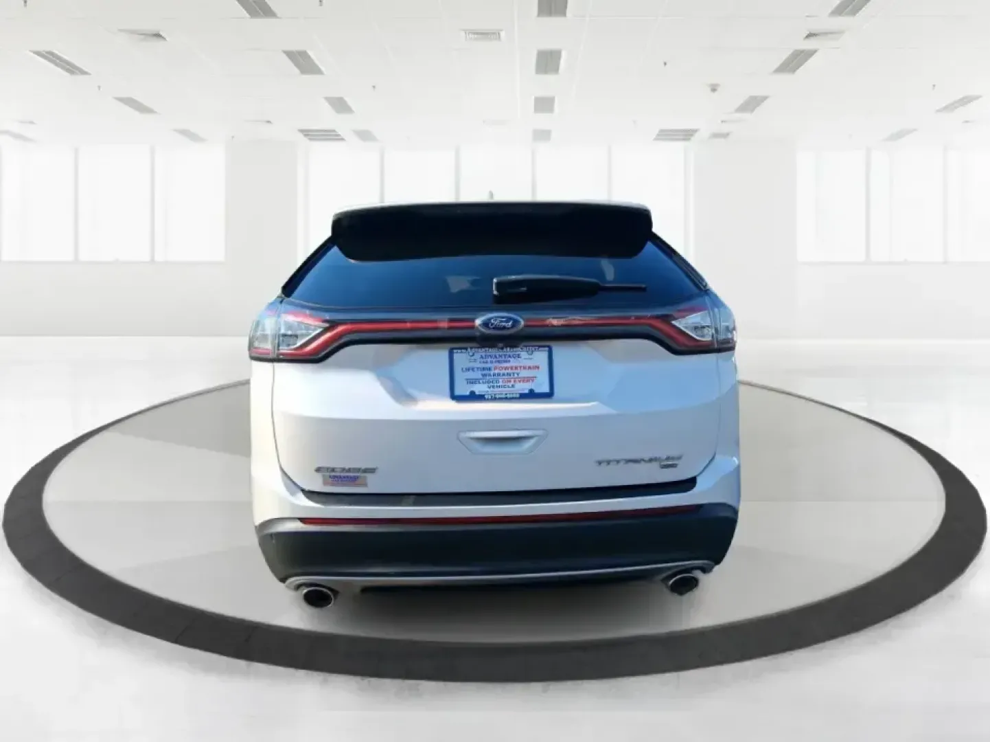 2017 Ford Edge Titanium (2FMPK4K85HB) with an 3.5L V6 DOHC 24V engine, 6A transmission, located at 1230 East Main St, Xenia, OH, 45385, (937) 908-9800, 39.688026, -83.910172 - Load up the family, point the hood toward a weekend escape, and enjoy the kind of comfort that makes long drives feel shorter-this 2017 Ford Edge Titanium is built for real life in and around Xenia. Whether you're commuting to Dayton, shuttling kids to activities, or planning a road trip to John Bry - Photo#3