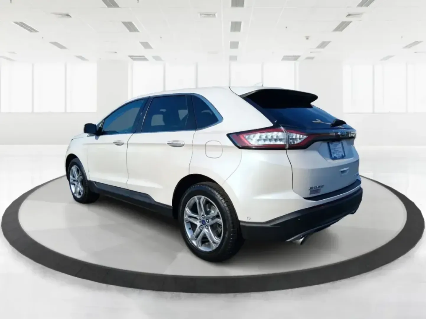 2017 Ford Edge Titanium (2FMPK4K85HB) with an 3.5L V6 DOHC 24V engine, 6A transmission, located at 1230 East Main St, Xenia, OH, 45385, (937) 908-9800, 39.688026, -83.910172 - Load up the family, point the hood toward a weekend escape, and enjoy the kind of comfort that makes long drives feel shorter-this 2017 Ford Edge Titanium is built for real life in and around Xenia. Whether you're commuting to Dayton, shuttling kids to activities, or planning a road trip to John Bry - Photo#4