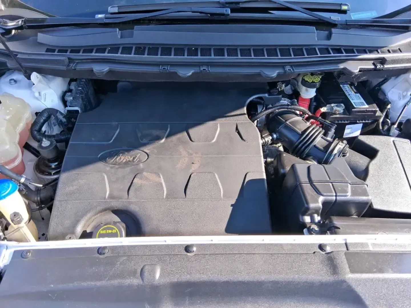 2017 Ford Edge Titanium (2FMPK4K85HB) with an 3.5L V6 DOHC 24V engine, 6A transmission, located at 1230 East Main St, Xenia, OH, 45385, (937) 908-9800, 39.688026, -83.910172 - Load up the family, point the hood toward a weekend escape, and enjoy the kind of comfort that makes long drives feel shorter-this 2017 Ford Edge Titanium is built for real life in and around Xenia. Whether you're commuting to Dayton, shuttling kids to activities, or planning a road trip to John Bry - Photo#11