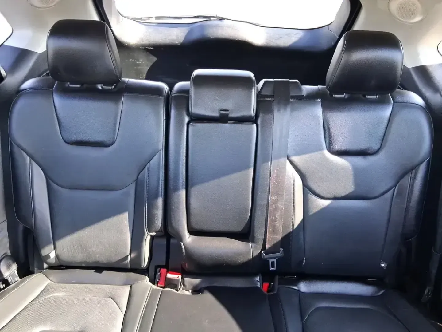 2017 Ford Edge Titanium (2FMPK4K85HB) with an 3.5L V6 DOHC 24V engine, 6A transmission, located at 1230 East Main St, Xenia, OH, 45385, (937) 908-9800, 39.688026, -83.910172 - Load up the family, point the hood toward a weekend escape, and enjoy the kind of comfort that makes long drives feel shorter-this 2017 Ford Edge Titanium is built for real life in and around Xenia. Whether you're commuting to Dayton, shuttling kids to activities, or planning a road trip to John Bry - Photo#14