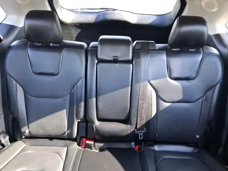 2017 Ford Edge Titanium (2FMPK4K85HB) with an 3.5L V6 DOHC 24V engine, 6A transmission, located at 1230 East Main St, Xenia, OH, 45385, (937) 908-9800, 39.688026, -83.910172 - Load up the family, point the hood toward a weekend escape, and enjoy the kind of comfort that makes long drives feel shorter-this 2017 Ford Edge Titanium is built for real life in and around Xenia. Whether you're commuting to Dayton, shuttling kids to activities, or planning a road trip to John Bry - Photo#14