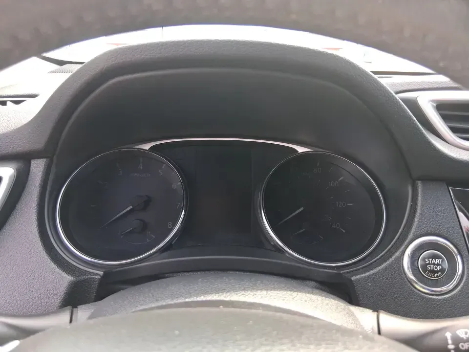 2015 Nissan Rogue SL (5N1AT2MVXFC) with an 2.5L I-4 DOHC engine, Continuously Variable Transmission transmission, located at 1230 East Main St, Xenia, OH, 45385, (937) 908-9800, 39.688026, -83.910172 - Picture your next Ohio weekend: loading up the kids and the cooler, merging onto US35 for a quick run to Wright-Patterson Air Force Base, or taking a scenic drive through John Bryan State Park-without stressing over winter weather, space, or comfort. This 2015 Nissan Rogue SL in Gun Metallic is the - Photo#15