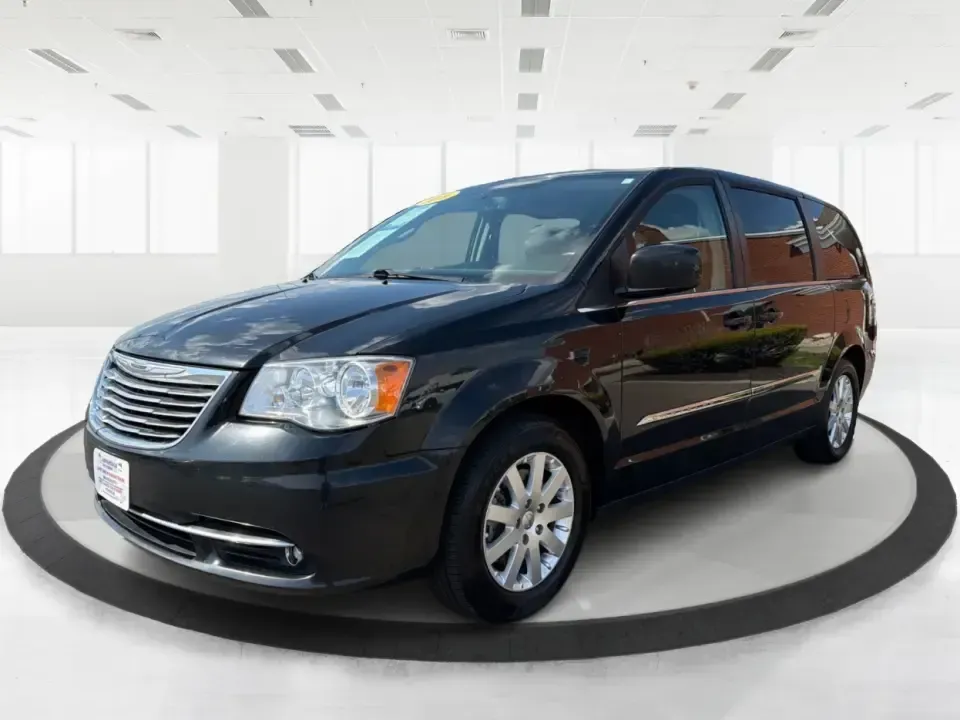 2016 Chrysler Town and Country Touring (2C4RC1BGXGR) with an Pentastar 3.6L V-6 DOHC engine, 6A transmission, located at 1230 East Main St, Xenia, OH, 45385, (937) 908-9800, 39.688026, -83.910172 - Life gets busy fast-school drop-offs, long commutes, weekend tournaments, and the occasional road trip to reset. The 2016 Chrysler Town and Country Touring is built for that real-life rhythm, giving you minivan practicality with comfort features that make every mile easier. Finished in Brilliant B - Photo#8