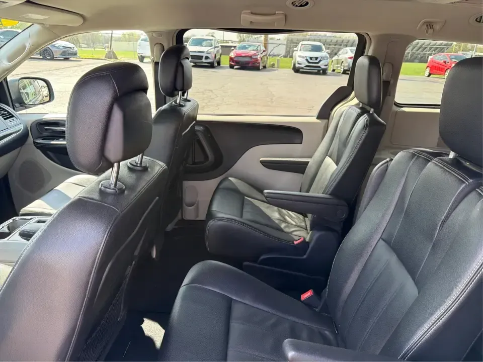 2016 Chrysler Town and Country Touring (2C4RC1BGXGR) with an Pentastar 3.6L V-6 DOHC engine, 6A transmission, located at 1230 East Main St, Xenia, OH, 45385, (937) 908-9800, 39.688026, -83.910172 - Life gets busy fast-school drop-offs, long commutes, weekend tournaments, and the occasional road trip to reset. The 2016 Chrysler Town and Country Touring is built for that real-life rhythm, giving you minivan practicality with comfort features that make every mile easier. Finished in Brilliant B - Photo#10