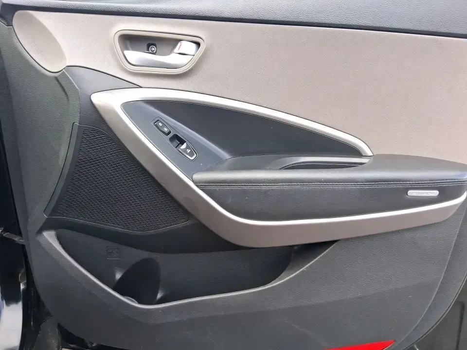 2015 Hyundai Santa Fe 2.4L (5XYZU3LB1FG) with an Theta II 2.4L I-4 gasoline direct injection engine, 6-Speed Automatic transmission, located at 1099 N County Rd 25A , Troy, OH, 45373, (937) 908-9800, 40.057079, -84.212883 - Pack up the kids for a weekend at Treasure Island Park, load the cooler for a day on the Great Miami River, or settle into a comfortable daily commute down I75-this 2015 Hyundai Santa Fe 2.4L is the kind of practical SUV that fits real life in Troy. With confident road manners, flexible cargo space, - Photo#19