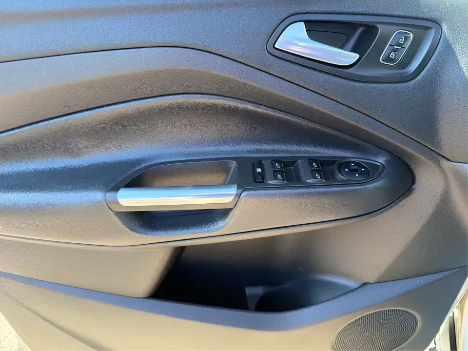 2018 Ford Escape SE (1FMCU0GD6JU) with an 1.5L L4 DOHC 16V engine, 6A transmission, located at 4508 South Dixie Dr, Moraine, OH, 45439, (937) 908-9800, 39.689976, -84.218452 - Pack up the kids, load the groceries, or point the nose toward a weekend getaway-this 2018 Ford Escape SE is the kind of compact SUV that fits real life in Moraine. With a comfortable cabin, smart tech, and easy-to-park size, it's ideal for long commutes up I75, quick errands along South Dixie Dr, o - Photo#19