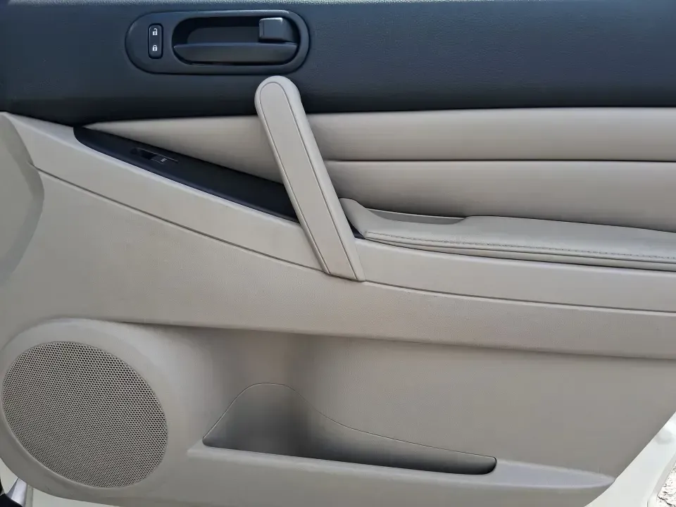 2010 Mazda CX-7 s Touring (JM3ER4W33A0) with an 2.3L I-4 gasoline direct injection engine, 6-Speed Automatic transmission, located at 1099 N County Rd 25A , Troy, OH, 45373, (937) 908-9800, 40.057079, -84.212883 - Picture your next weekend: loading up the cargo area for a day at Miami County Park, cruising up I75 for a quick getaway, or confidently handling Ohio's surprise rain and winter slush on the school run. This 2010 Mazda CX7 s Touring is the kind of sporty, practical SUV that fits real life in Troy-ea - Photo#19