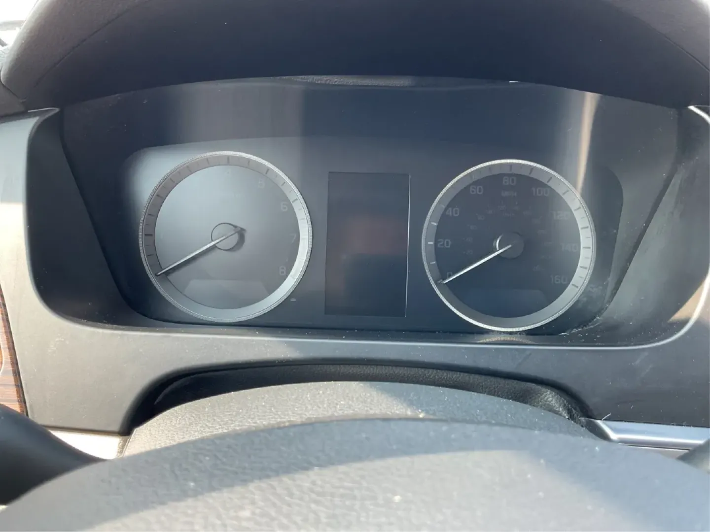 2017 Hyundai Sonata Limited (5NPE34AF4HH) with an 2.4L I-4 gasoline direct injection engine, 6A transmission, located at 1230 East Main St, Xenia, OH, 45385, (937) 908-9800, 39.688026, -83.910172 - Are you ready to elevate your daily drive into an adventure? Meet the 2017 Hyundai Sonata Limited, a perfect companion for anyone looking to combine style, comfort, and reliability. Whether you're commuting to work, shuttling the kids to school, or heading out for a weekend getaway, this sedan offer - Photo#15