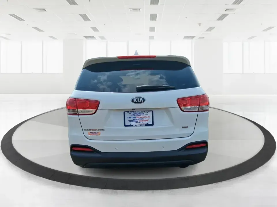 2016 Kia Sorento 2.4L LX (5XYPGDA34GG) with an 2.4L I-4 gasoline direct injection engine, 6-Speed Automatic transmission, located at 880 E. National Road, Vandalia, OH, 45377, (937) 908-9800, 39.891918, -84.183594 - Ready for school drop-offs, I-75 commutes, and spontaneous weekend getaways to the Dayton area-this 2016 Kia Sorento LX is the kind of SUV that fits real life. With confident AWD capability, flexible seating, and everyday comfort, it's a smart pick for growing families, shift workers with long drive - Photo#3