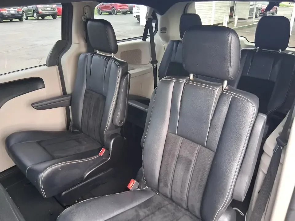 2014 Dodge Grand Caravan SXT 30th Anniversary (2C4RDGCGXER) with an 3.6L V-6 DOHC engine, 6-Speed Automatic transmission, located at 1951 S Dayton Lakeview Rd., New Carlisle, OH, 45344, (937) 908-9800, 39.890999, -84.050255 - Load up the kids, the coolers, and the weekend plans-this 2014 Dodge Grand Caravan SXT 30th Anniversary is built for real life in Ohio, whether you're handling school drop-offs, commuting down I70, or taking a road trip to the National Museum of the U.S. Air Force in nearby Dayton. With three rows a - Photo#10