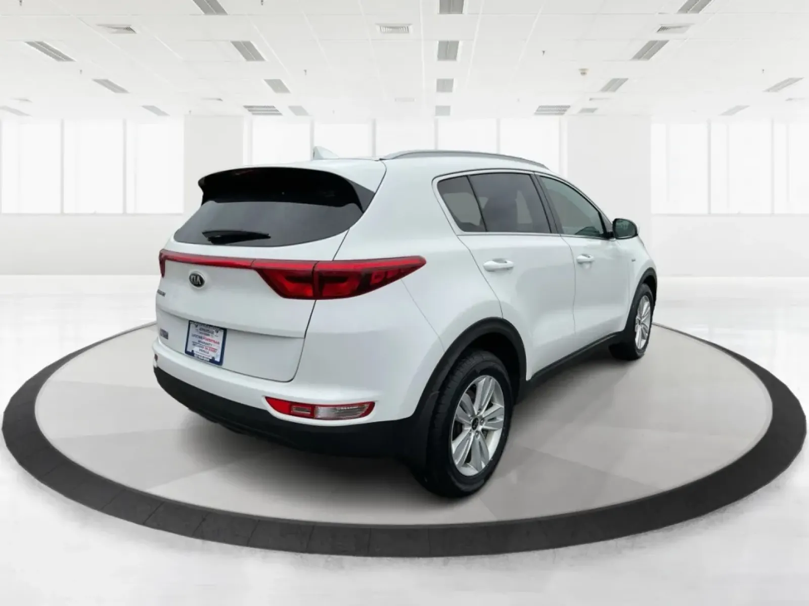 2018 Kia Sportage LX (KNDPMCACXJ7) with an Theta II 2.4L I-4 gasoline direct injection engine, located at 1184 Kauffman Ave, Fairborn, OH, 45324, (937) 908-9800, 39.807072, -84.030914 - **Discover Your Next Adventure with the 2018 Kia Sportage LX at Advantage Car and Credit!**<br /> <br /> Are you searching for the perfect vehicle that can seamlessly transition from daily commutes to weekend getaways? Look no further than this stunning 2018 Kia Sportage LX, available now at Advanta - Photo#1