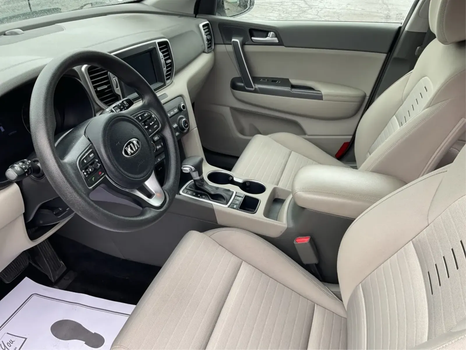 2018 Kia Sportage LX (KNDPMCACXJ7) with an Theta II 2.4L I-4 gasoline direct injection engine, located at 1184 Kauffman Ave, Fairborn, OH, 45324, (937) 908-9800, 39.807072, -84.030914 - **Discover Your Next Adventure with the 2018 Kia Sportage LX at Advantage Car and Credit!**<br /> <br /> Are you searching for the perfect vehicle that can seamlessly transition from daily commutes to weekend getaways? Look no further than this stunning 2018 Kia Sportage LX, available now at Advanta - Photo#8