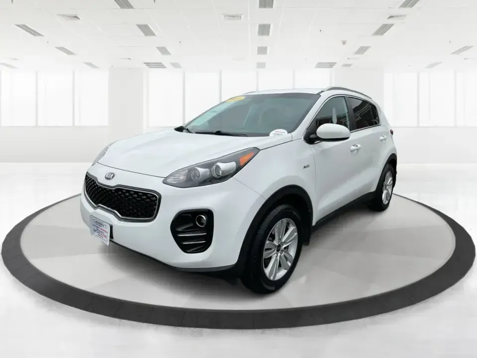 2018 Kia Sportage LX (KNDPMCACXJ7) with an Theta II 2.4L I-4 gasoline direct injection engine, 6A transmission, located at 1099 N County Rd 25A , Troy, OH, 45373, (937) 908-9800, 40.057079, -84.212883 - **Discover Your Next Adventure with the 2018 Kia Sportage LX at Advantage Car and Credit!**<br /> <br /> Are you searching for the perfect vehicle that can seamlessly transition from daily commutes to weekend getaways? Look no further than this stunning 2018 Kia Sportage LX, available now at Advanta - Photo#7