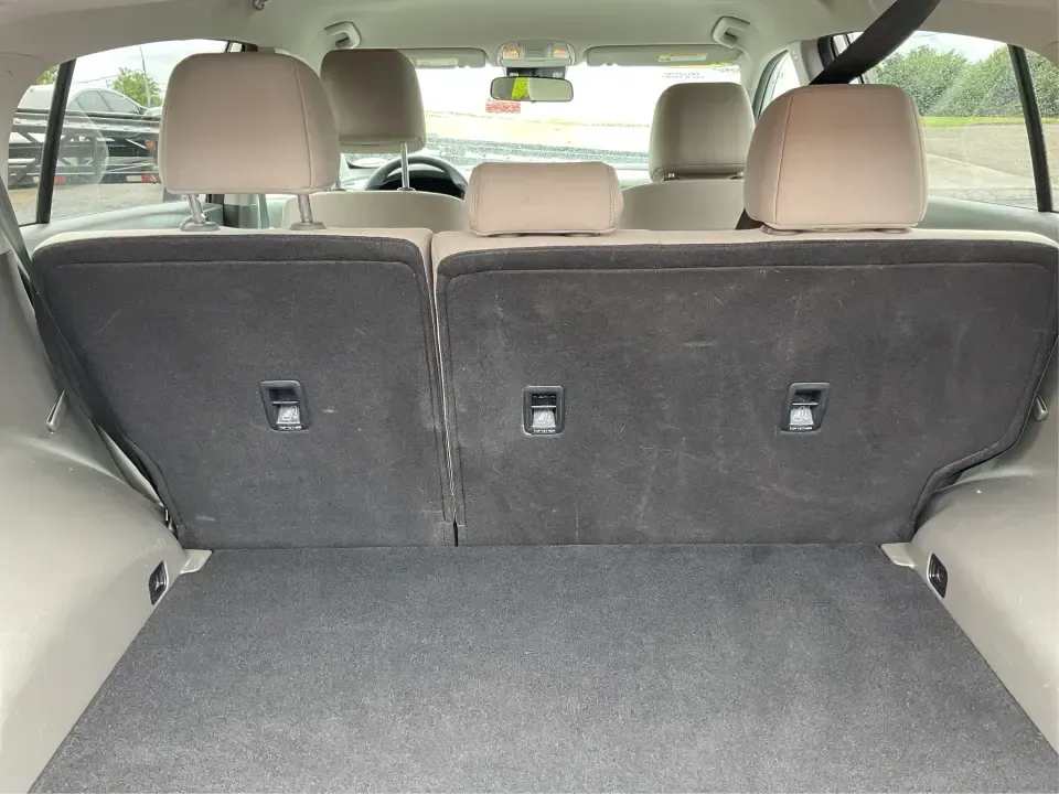 2018 Kia Sportage LX (KNDPMCACXJ7) with an Theta II 2.4L I-4 gasoline direct injection engine, 6A transmission, located at 1099 N County Rd 25A , Troy, OH, 45373, (937) 908-9800, 40.057079, -84.212883 - **Discover Your Next Adventure with the 2018 Kia Sportage LX at Advantage Car and Credit!**<br /> <br /> Are you searching for the perfect vehicle that can seamlessly transition from daily commutes to weekend getaways? Look no further than this stunning 2018 Kia Sportage LX, available now at Advanta - Photo#11