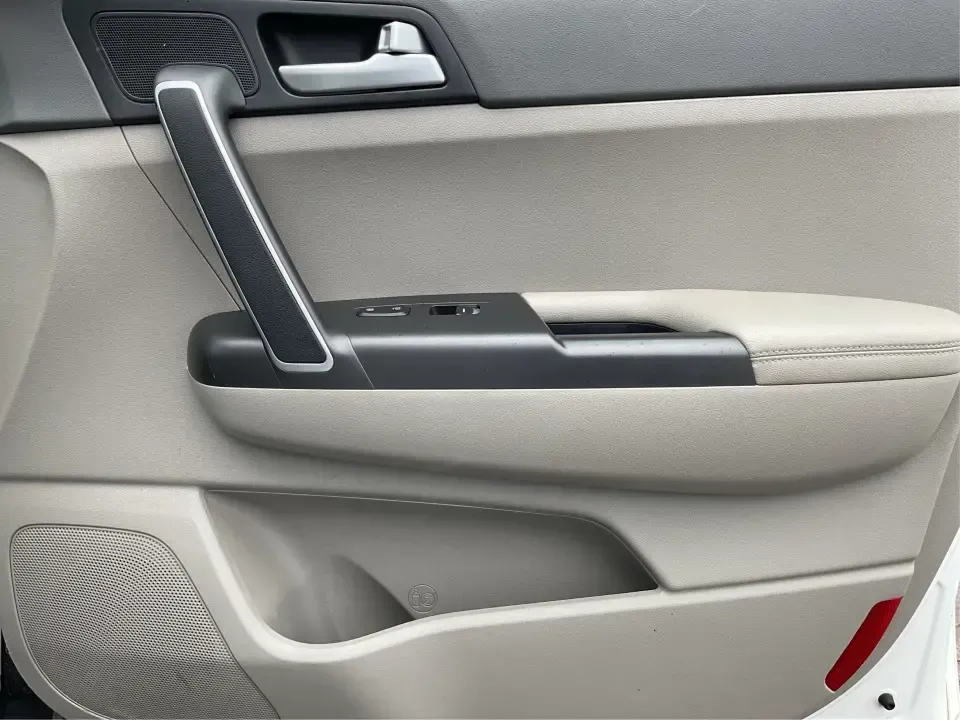 2018 Kia Sportage LX (KNDPMCACXJ7) with an Theta II 2.4L I-4 gasoline direct injection engine, 6A transmission, located at 1099 N County Rd 25A , Troy, OH, 45373, (937) 908-9800, 40.057079, -84.212883 - **Discover Your Next Adventure with the 2018 Kia Sportage LX at Advantage Car and Credit!**<br /> <br /> Are you searching for the perfect vehicle that can seamlessly transition from daily commutes to weekend getaways? Look no further than this stunning 2018 Kia Sportage LX, available now at Advanta - Photo#18