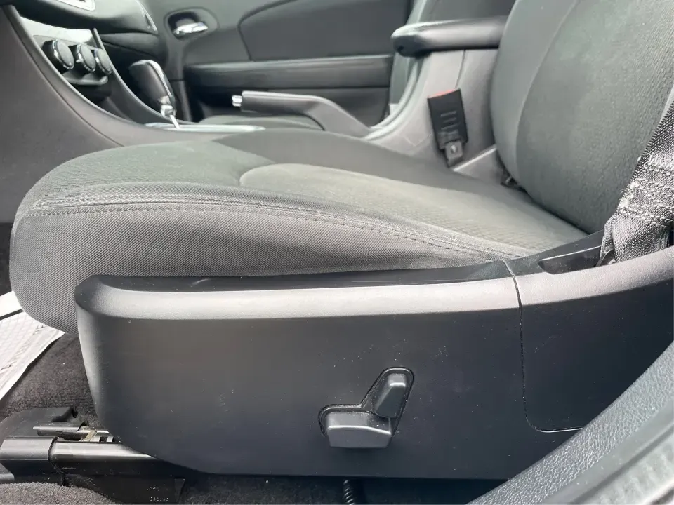 2011 Chrysler 200 Touring (1C3BC1FG5BN) with an 3.6L V6 DOHC 24V engine, 6-Speed Automatic transmission, located at 1099 N County Rd 25A , Troy, OH, 45373, (937) 908-9800, 40.057079, -84.212883 - **Discover Your Perfect Sedan for Everyday Adventures at Advantage Car and Credit in Fairborn, OH**<br /> <br /> Are you on the hunt for a reliable sedan that fits effortlessly into your everyday life? Look no further! At Advantage Car and Credit, located at 1184 Kauffman Ave, Fairborn, OH 45324, we - Photo#17