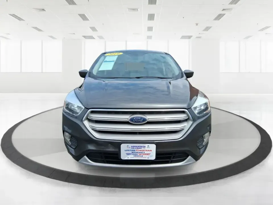 2019 Ford Escape SE (1FMCU0GD6KU) with an 1.5L L4 DOHC 16V engine, 6A transmission, located at 401 Woodman Dr, Riverside, OH, 45431, (937) 908-9800, 39.760899, -84.123421 - Weekday commutes down Woodman Dr, school drop-offs, and weekend getaways to Carillon Historical Park or a quick run up I675-this 2019 Ford Escape SE is the kind of SUV that fits real life in Riverside, Ohio. With its easy-to-park size, confident road manners, and versatile cargo space, it's a smart - Photo#7