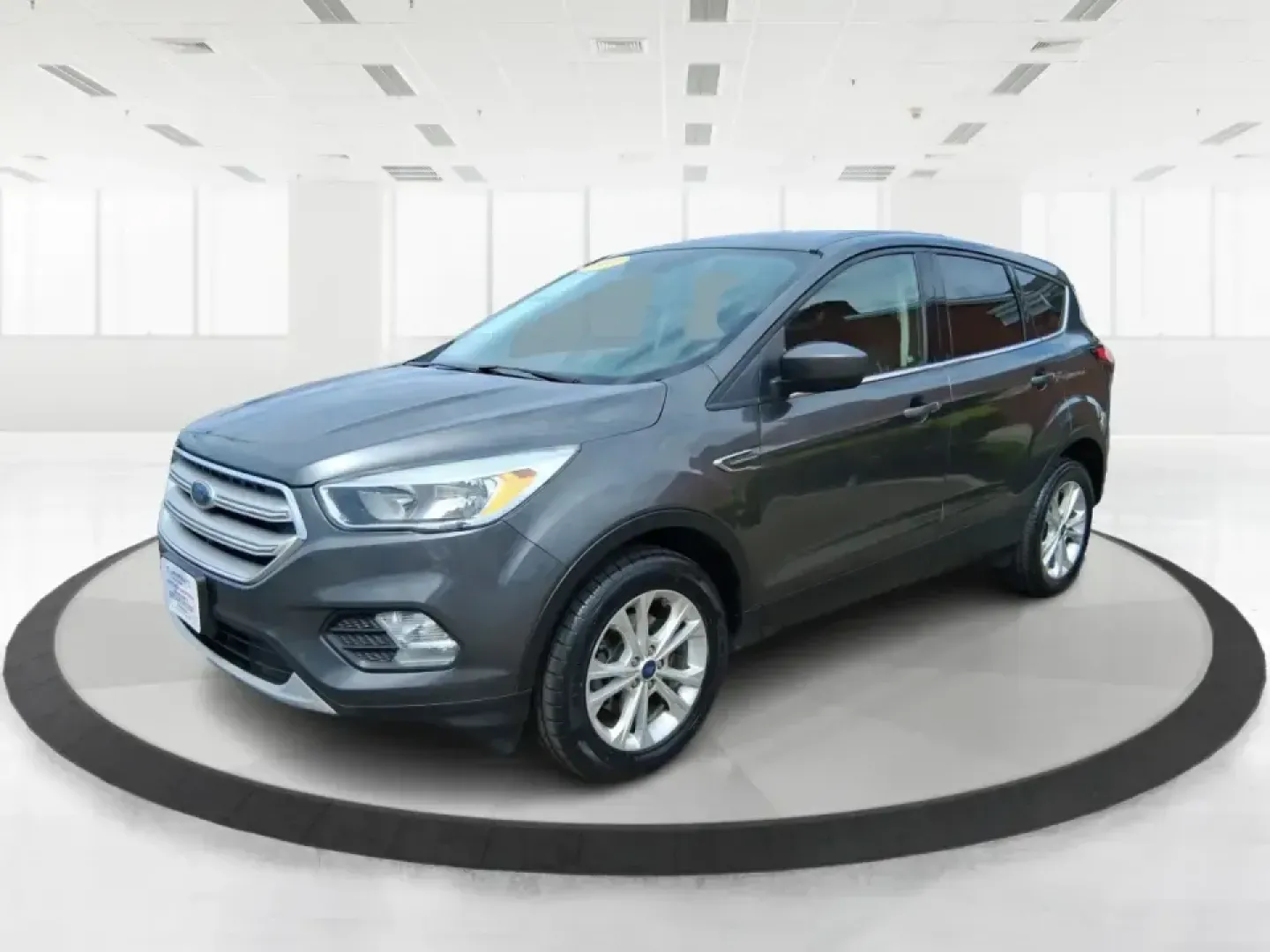2019 Ford Escape SE (1FMCU0GD6KU) with an 1.5L L4 DOHC 16V engine, 6A transmission, located at 401 Woodman Dr, Riverside, OH, 45431, (937) 908-9800, 39.760899, -84.123421 - Weekday commutes down Woodman Dr, school drop-offs, and weekend getaways to Carillon Historical Park or a quick run up I675-this 2019 Ford Escape SE is the kind of SUV that fits real life in Riverside, Ohio. With its easy-to-park size, confident road manners, and versatile cargo space, it's a smart- Photo#8