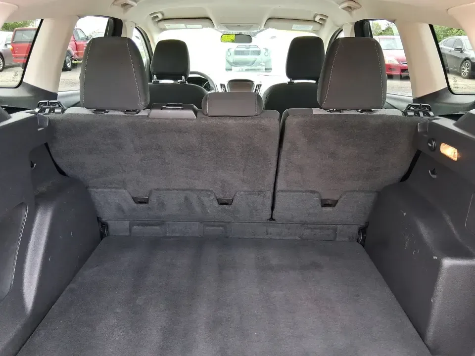 2019 Ford Escape SE (1FMCU0GD6KU) with an 1.5L L4 DOHC 16V engine, 6A transmission, located at 401 Woodman Dr, Riverside, OH, 45431, (937) 908-9800, 39.760899, -84.123421 - Weekday commutes down Woodman Dr, school drop-offs, and weekend getaways to Carillon Historical Park or a quick run up I675-this 2019 Ford Escape SE is the kind of SUV that fits real life in Riverside, Ohio. With its easy-to-park size, confident road manners, and versatile cargo space, it's a smart - Photo#12