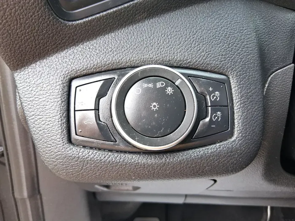 2019 Ford Escape SE (1FMCU0GD6KU) with an 1.5L L4 DOHC 16V engine, 6A transmission, located at 401 Woodman Dr, Riverside, OH, 45431, (937) 908-9800, 39.760899, -84.123421 - Weekday commutes down Woodman Dr, school drop-offs, and weekend getaways to Carillon Historical Park or a quick run up I675-this 2019 Ford Escape SE is the kind of SUV that fits real life in Riverside, Ohio. With its easy-to-park size, confident road manners, and versatile cargo space, it's a smart - Photo#17