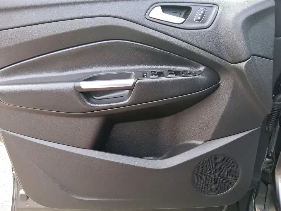 2019 Ford Escape SE (1FMCU0GD6KU) with an 1.5L L4 DOHC 16V engine, 6A transmission, located at 401 Woodman Dr, Riverside, OH, 45431, (937) 908-9800, 39.760899, -84.123421 - Weekday commutes down Woodman Dr, school drop-offs, and weekend getaways to Carillon Historical Park or a quick run up I675-this 2019 Ford Escape SE is the kind of SUV that fits real life in Riverside, Ohio. With its easy-to-park size, confident road manners, and versatile cargo space, it's a smart - Photo#19