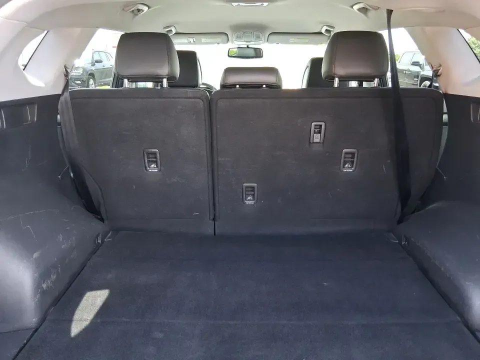 2018 Hyundai Tucson SEL Plus (KM8J33A4XJU) with an Nu 2L I-4 gasoline direct injection engine, 6A transmission, located at 1230 East Main St, Xenia, OH, 45385, (937) 908-9800, 39.688026, -83.910172 - Need a do-it-all SUV that fits real life in Greene County-school runs, long commutes to Dayton, and weekend getaways to John Bryan State Park-without sacrificing comfort or confidence? This 2018 Hyundai Tucson SEL Plus in Coliseum Gray is built for drivers who want practical space, modern tech, and - Photo#12