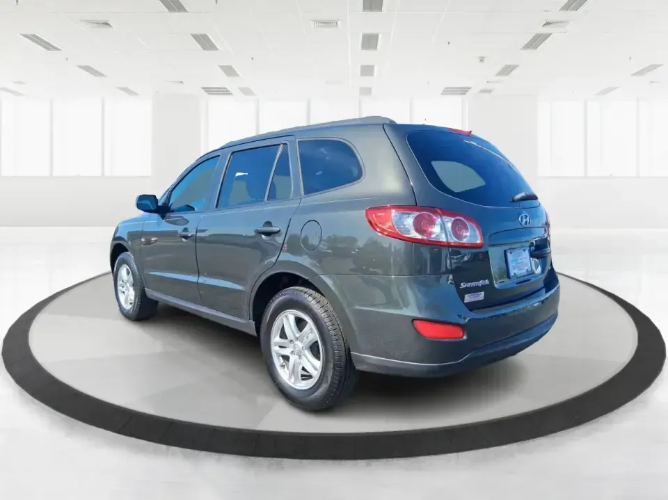 2012 Hyundai Santa Fe GLS (5XYZGDABXCG) with an 2.4L I-4 DOHC engine, 6-Speed Automatic transmission, located at 8750 N County Rd 25A, Piqua, OH, 45356, (937) 908-9800, 40.164391, -84.232513 - Pack up the kids, load the groceries, and head out for a weekend escape-this 2012 Hyundai Santa Fe GLS is the kind of SUV that fits real life in West Central Ohio. Whether you're commuting up N County Rd 25A toward Troy, running errands near downtown Piqua, or planning a road trip out past the Great - Photo#4