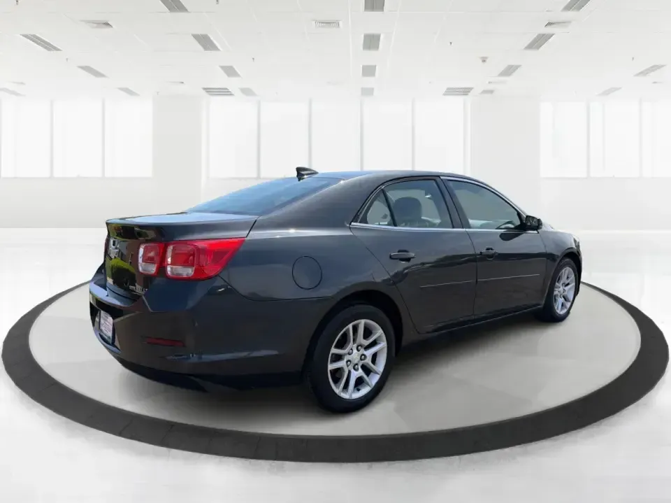 2015 Chevrolet Malibu 1LT (1G11C5SL5FF) with an ECOTEC 2.5L I-4 gasoline direct injection engine, 6-Speed Automatic transmission, located at 1951 S Dayton Lakeview Rd., New Carlisle, OH, 45344, (937) 908-9800, 39.890999, -84.050255 - Need a dependable, comfortable sedan for the daily commute between New Carlisle and Dayton, school drop-offs, or easy weekend getaways to Springfield? This 2015 Chevrolet Malibu 1LT is built for real-life driving-smooth on I70, easy to park around downtown New Carlisle, and efficient enough to keep - Photo#2