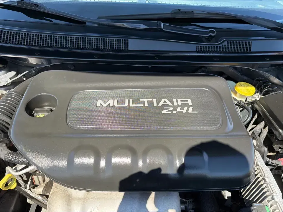 2016 Chrysler 200 Limited Platinum (1C3CCCABXGN) with an 2.4L L4 DOHC 16V engine, 9A transmission, located at 1184 Kauffman Ave, Fairborn, OH, 45324, (937) 908-9800, 39.807072, -84.030914 - 2016 Chrysler 200 Limited Platinum - Photo#11