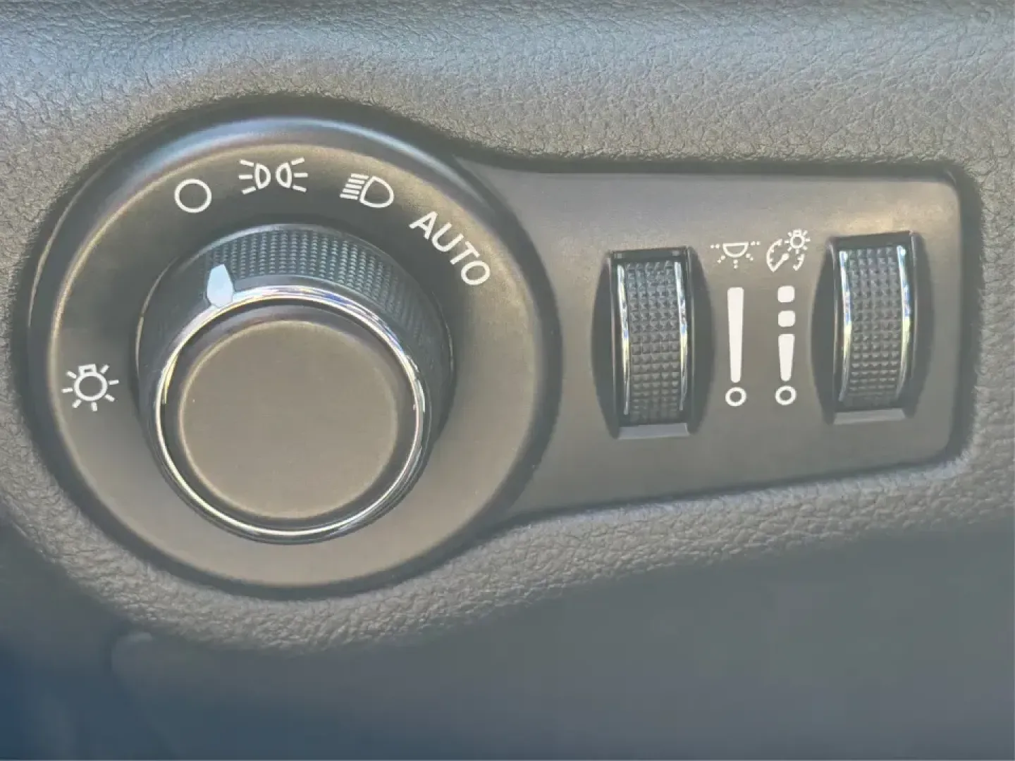 2016 Chrysler 200 Limited Platinum (1C3CCCABXGN) with an 2.4L L4 DOHC 16V engine, 9A transmission, located at 8750 N County Rd 25A, Piqua, OH, 45356, (937) 908-9800, 40.164391, -84.232513 - Picture your next weekday commute down I675 or a smooth evening drive past Wright State University-quiet cabin, premium touches, and the kind of comfort that makes errands, school drop-offs, and date nights feel effortless. This 2016 Chrysler 200 Limited Platinum in Billet Silver Metallic Clearcoat - Photo#17