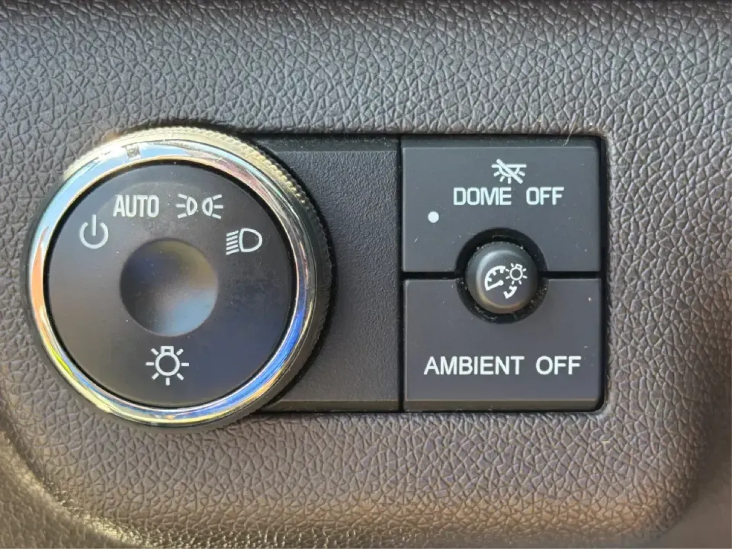 2016 Buick Enclave Leather (5GAKVBKD6GJ) with an 3.6L V-6 gasoline direct injection engine, 6-Speed Automatic Overdrive transmission, located at 1230 East Main St, Xenia, OH, 45385, (937) 908-9800, 39.688026, -83.910172 - Need one vehicle that can handle school drop-offs, grocery runs, and a weekend road trip down I-75 without feeling cramped? This 2016 Buick Enclave Leather in Iridium Metallic is built for real-life family logistics and comfortable commuting around Moraine, Dayton, and the Miami Valley-offering thre - Photo#17