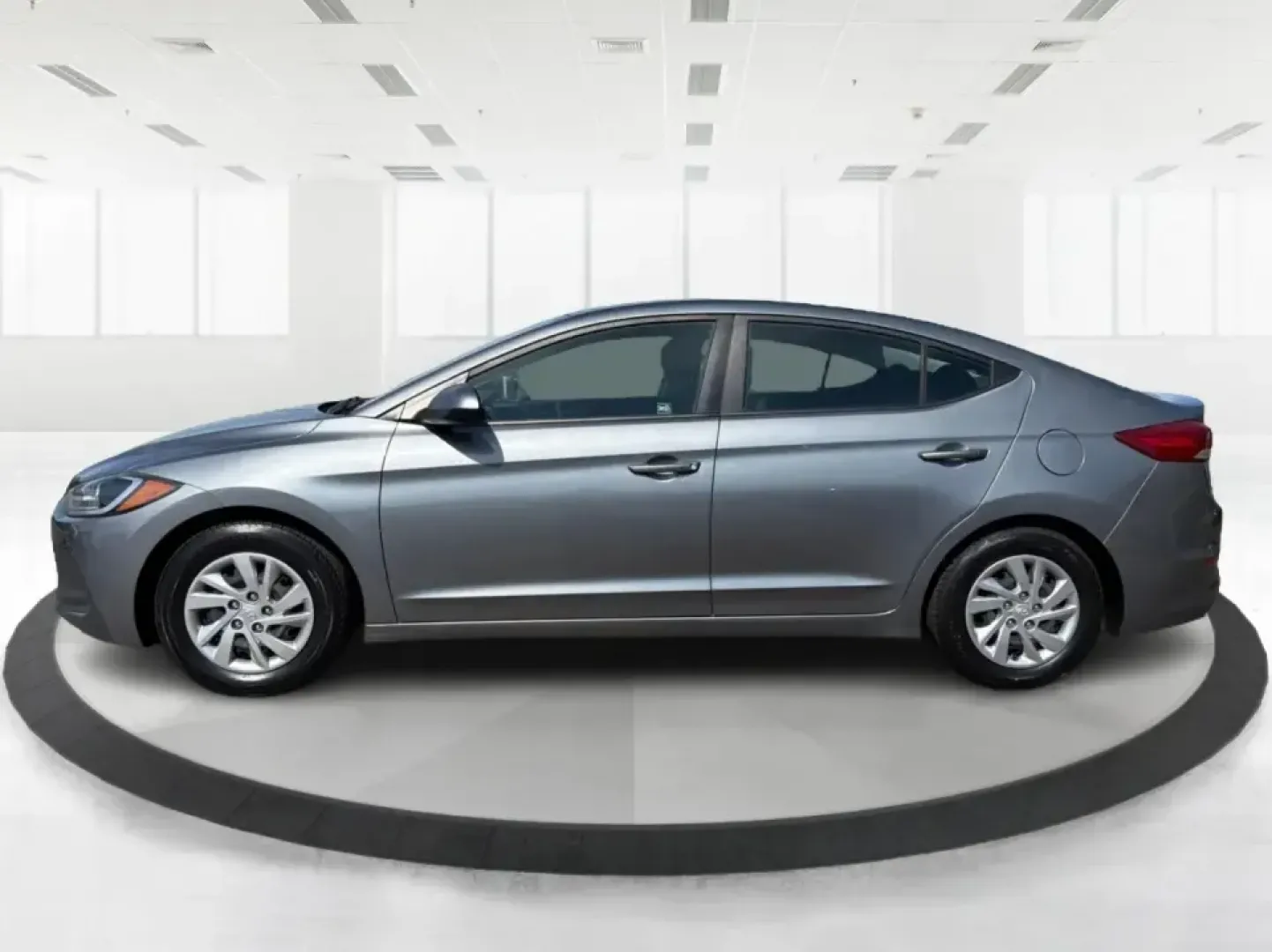 2018 Hyundai Elantra SE (KMHD74LF2JU) with an Nu 2L I-4 DOHC engine, 6A transmission, located at 4508 South Dixie Dr, Moraine, OH, 45439, (937) 908-9800, 39.689976, -84.218452 - Need a dependable commuter that's easy to park downtown, comfortable for I-75 and SR-725 drives, and efficient enough for everyday errands from Moraine to Dayton? This 2018 Hyundai Elantra SE in Galactic Gray Metallic is a smart, budget-friendly sedan built for real life-work runs, school drop-offs, - Photo#5