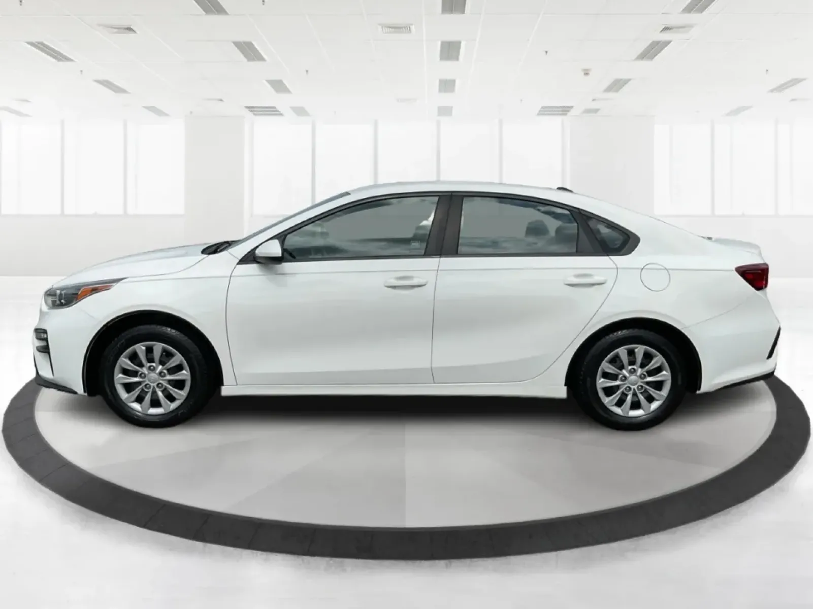 2019 Kia Forte FE (3KPF24AD2KE) with an 2L I-4 DOHC engine, located at 1099 N County Rd 25A , Troy, OH, 45373, (937) 908-9800, 40.057079, -84.212883 - **Experience Freedom with the 2019 Kia Forte: Your Ideal Companion for Daily Adventures!**<br /> <br /> Are you looking for a reliable sedan that effortlessly combines style, comfort, and efficiency? Look no further than the 2019 Kia Forte, available now at Advantage Car and Credit in Fairborn, OH. - Photo#5