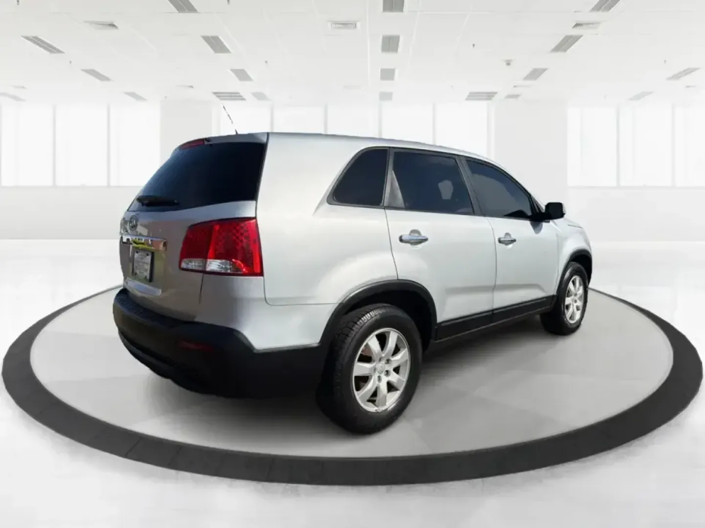 2013 Kia Sorento LX (5XYKT3A12DG) with an 2.4L I-4 DOHC engine, 6-Speed Automatic transmission, located at 8750 N County Rd 25A, Piqua, OH, 45356, (937) 908-9800, 40.164391, -84.232513 - Need one SUV that can handle the school run, a long commute up I75, and a weekend getaway to Indian Lake without blowing your budget? This 2013 Kia Sorento LX in Satin Metal is a practical, road-trip-ready SUV that's sized for real life-easy to park, comfortable for passengers, and versatile enough - Photo#2