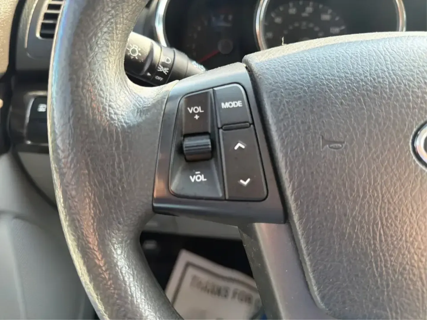 2013 Kia Sorento LX (5XYKT3A12DG) with an 2.4L I-4 DOHC engine, 6-Speed Automatic transmission, located at 8750 N County Rd 25A, Piqua, OH, 45356, (937) 908-9800, 40.164391, -84.232513 - Need one SUV that can handle the school run, a long commute up I75, and a weekend getaway to Indian Lake without blowing your budget? This 2013 Kia Sorento LX in Satin Metal is a practical, road-trip-ready SUV that's sized for real life-easy to park, comfortable for passengers, and versatile enough - Photo#16