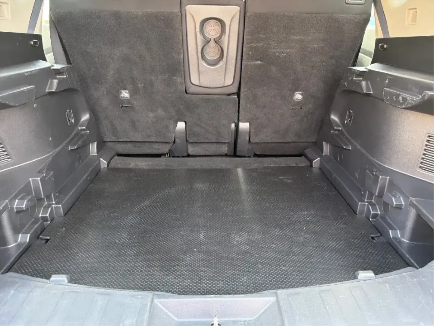 2017 Nissan Rogue S (5N1AT2MT6HC) with an 2.5L I-4 DOHC engine, CVT transmission, located at 880 E. National Road, Vandalia, OH, 45377, (937) 908-9800, 39.891918, -84.183594 - Pack up the kids, load the groceries, or point the nose toward a weekend getaway-this 2017 Nissan Rogue S is the kind of practical, easy-to-live-with SUV that fits real life in Vandalia. With its comfortable cabin, versatile cargo space, and efficient 2.5L I4 engine paired to a smooth CVT, it's idea - Photo#12