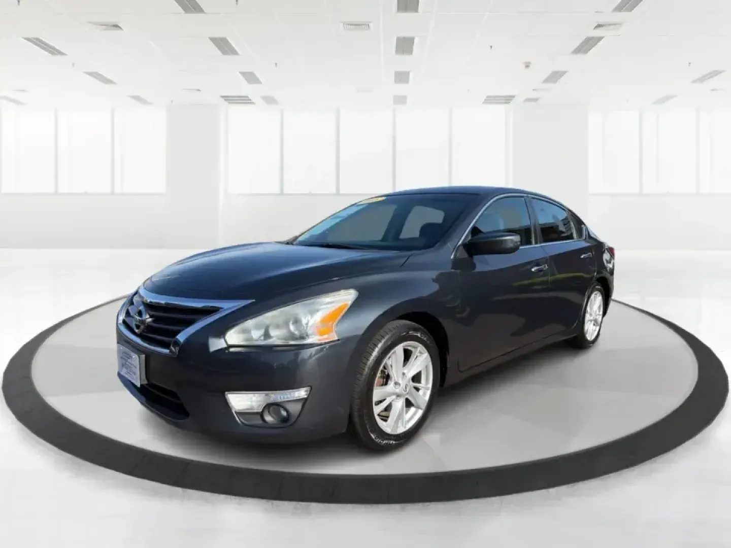 2015 Nissan Altima 2.5 SV (1N4AL3AP9FC) with an 2.5L I-4 DOHC engine, Continuously Variable Transmission transmission, located at 4508 South Dixie Dr, Moraine, OH, 45439, (937) 908-9800, 39.689976, -84.218452 - Picture your next week going smoother: an easy I-75 commute, a comfortable school drop-off run, and a Friday night dinner in Dayton's Oregon District-all in a sedan that feels refined, efficient, and ready to rack up miles without racking up stress. This 2015 Nissan Altima 2.5 SV in sleek Gun Metall - Photo#8