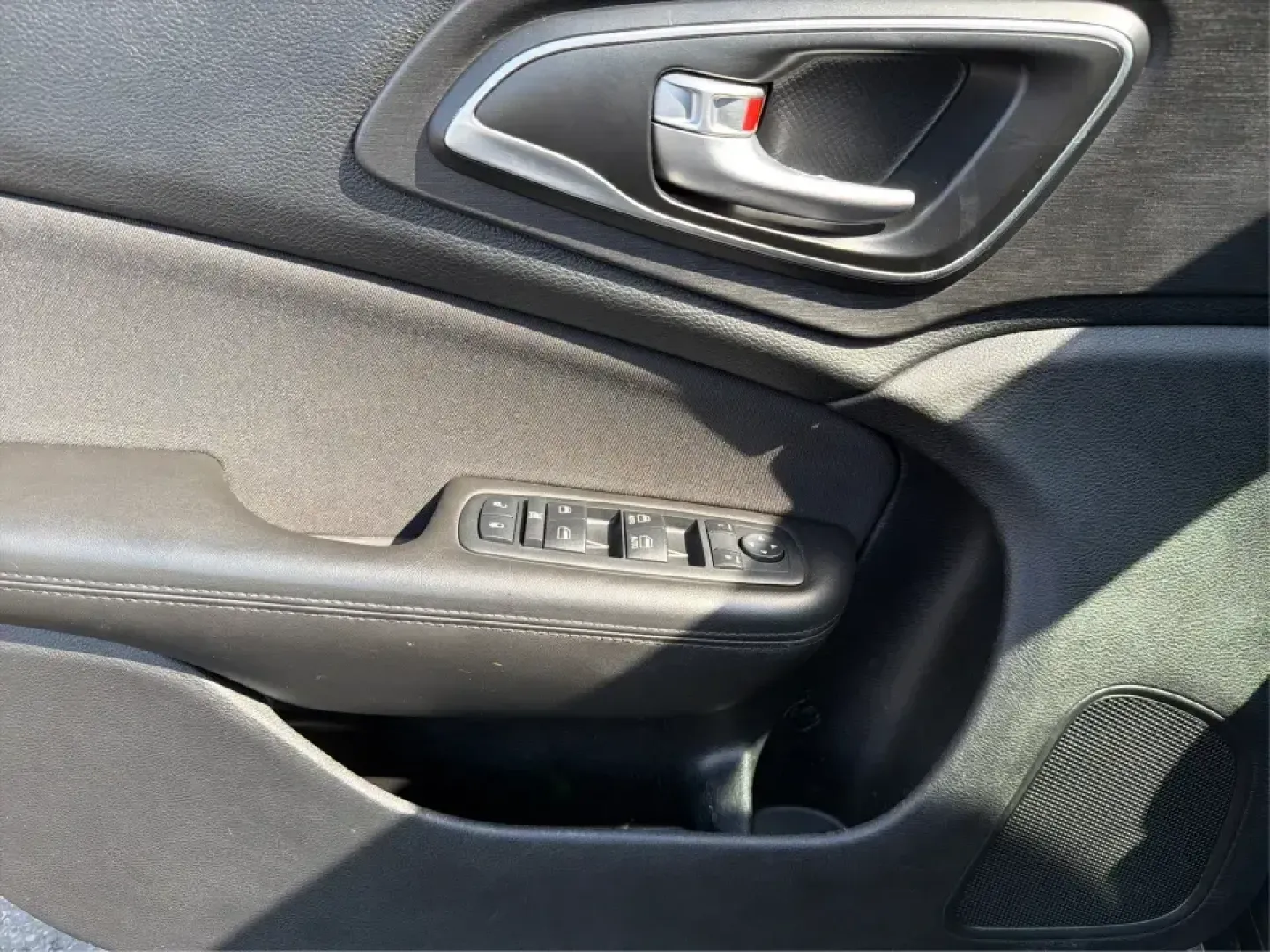 2015 Chrysler 200 Limited (1C3CCCAB6FN) with an 2.4L L4 DOHC 16V engine, 9-Speed Automatic transmission, located at 1099 N County Rd 25A , Troy, OH, 45373, (937) 908-9800, 40.057079, -84.212883 - Picture your next week: an easy I-75 commute, a comfortable run to Meijer, and a weekend cruise past the Miami County Fairgrounds-without stressing about how you'll get approved. This 2015 Chrysler 200 Limited is built for real life in Troy, Ohio: smooth, quiet, and efficient enough for daily drivin - Photo#19