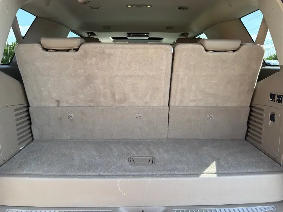 2016 Chevrolet Tahoe LT (1GNSKBKC8GR) with an EcoTec3 5.3L V-8 gasoline direct injection engine, 6A transmission, located at 1184 Kauffman Ave, Fairborn, OH, 45324, (937) 908-9800, 39.807072, -84.030914 - If your weekends look like youth sports in the morning, a grocery run in the afternoon, and a last-minute road trip after dinner, this 2016 Chevrolet Tahoe LT 4WD is the kind of full-size SUV that keeps up with real life in Piqua. Finished in Summit White and built for comfort, capability, and confi - Photo#12