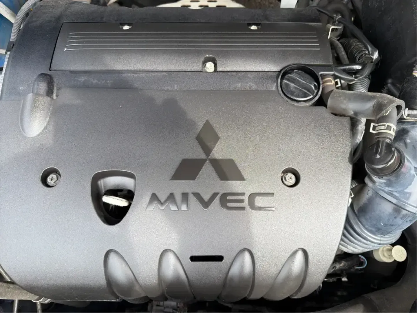 2019 Mitsubishi Outlander 2.0 LE (JA4AP3AU9KU) with an 2L I-4 DOHC engine, 5M transmission, located at 1099 N County Rd 25A , Troy, OH, 45373, (937) 908-9800, 40.057079, -84.212883 - Picture your next week going smoother: school drop-offs, grocery runs, and an easy Friday escape up I75 or over to the Miami County Fairgrounds-without stressing about space, comfort, or unpredictable Ohio weather. This 2019 Mitsubishi Outlander 2.0 LE in striking Octane Blue Metallic is the kind of - Photo#11