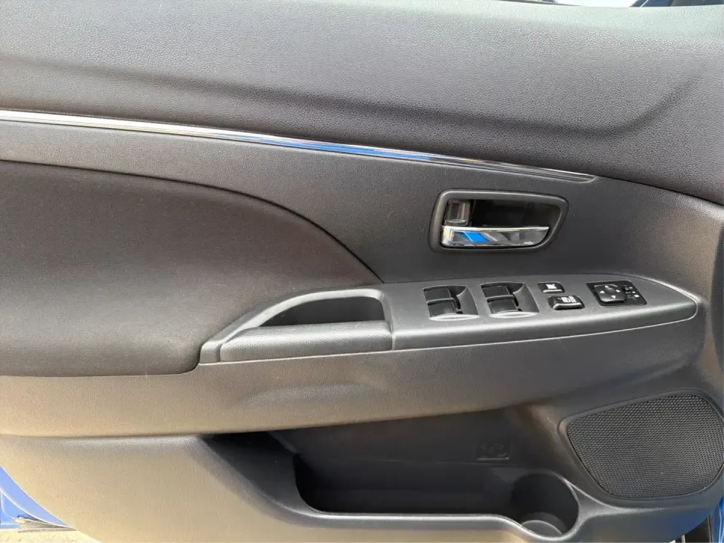 2019 Mitsubishi Outlander 2.0 LE (JA4AP3AU9KU) with an 2L I-4 DOHC engine, 5M transmission, located at 1099 N County Rd 25A , Troy, OH, 45373, (937) 908-9800, 40.057079, -84.212883 - Picture your next week going smoother: school drop-offs, grocery runs, and an easy Friday escape up I75 or over to the Miami County Fairgrounds-without stressing about space, comfort, or unpredictable Ohio weather. This 2019 Mitsubishi Outlander 2.0 LE in striking Octane Blue Metallic is the kind of - Photo#17