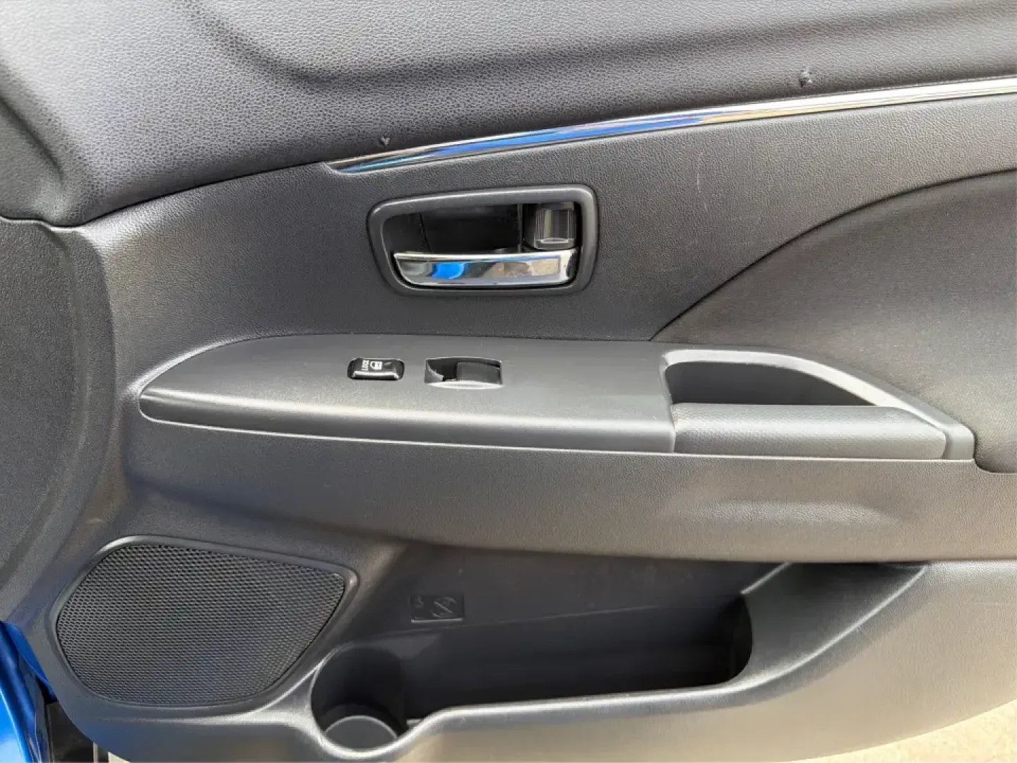 2019 Mitsubishi Outlander 2.0 LE (JA4AP3AU9KU) with an 2L I-4 DOHC engine, 5M transmission, located at 1099 N County Rd 25A , Troy, OH, 45373, (937) 908-9800, 40.057079, -84.212883 - Picture your next week going smoother: school drop-offs, grocery runs, and an easy Friday escape up I75 or over to the Miami County Fairgrounds-without stressing about space, comfort, or unpredictable Ohio weather. This 2019 Mitsubishi Outlander 2.0 LE in striking Octane Blue Metallic is the kind of - Photo#18