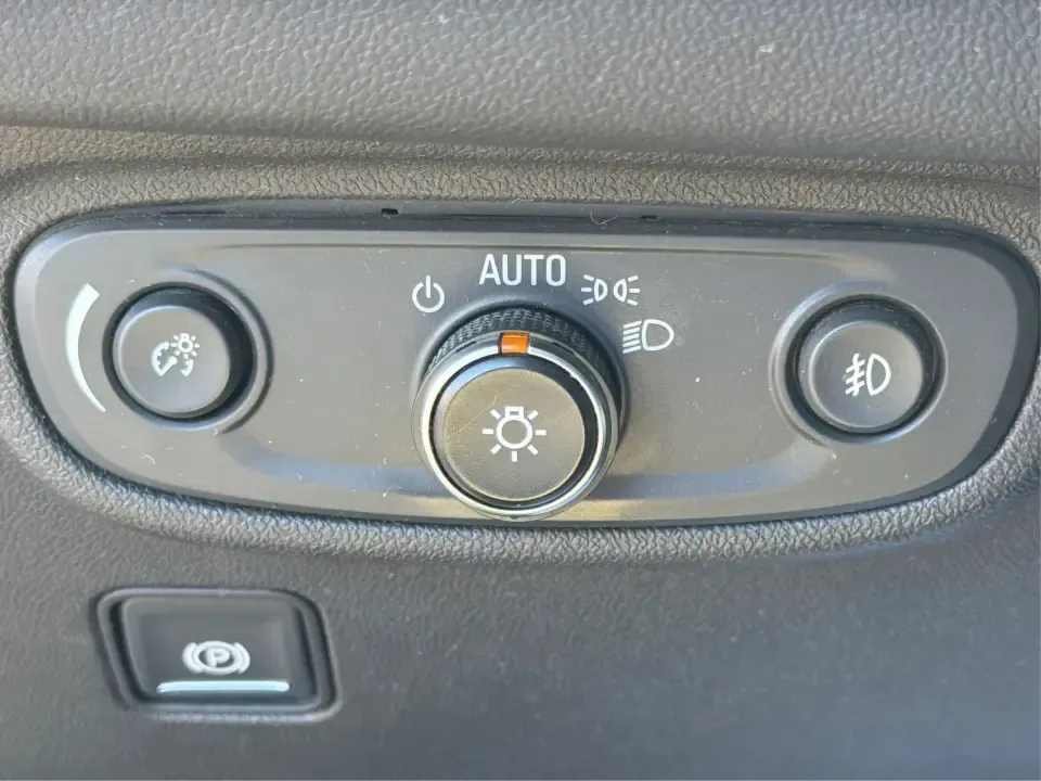 2020 GMC Terrain AWD SLT (3GKALVEV8LL) with an 1.4L L4 DOHC 16V TURBO engine, 6A transmission, located at 8750 N County Rd 25A, Piqua, OH, 45356, (937) 908-9800, 40.164391, -84.232513 - Picture your next Ohio weekend: a comfortable SUV packed for the kids' soccer tournament at Piqua High School, a quick run down N County Rd 25A for groceries, and an easy cruise on I-75 for a day trip to Dayton. This 2020 GMC Terrain AWD SLT is built for real life-commuting, family hauling, and road- Photo#17