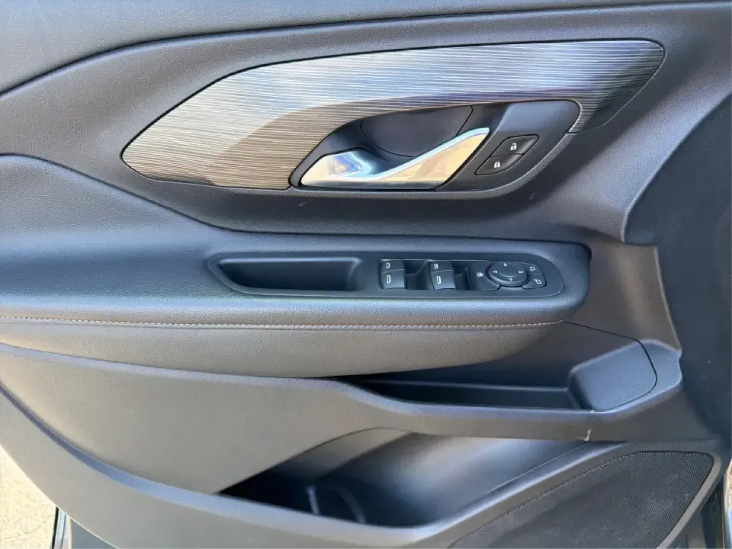 2020 GMC Terrain AWD SLT (3GKALVEV8LL) with an 1.4L L4 DOHC 16V TURBO engine, 6A transmission, located at 8750 N County Rd 25A, Piqua, OH, 45356, (937) 908-9800, 40.164391, -84.232513 - Whether you're shuttling kids to practice, grinding out a long commute up I75, or packing up for a weekend escape to Indian Lake, this 2020 GMC Terrain AWD SLT is built for real life in West Central Ohio. With confident all-wheel-drive capability, a comfortable upscale cabin, and smart tech for ever - Photo#19