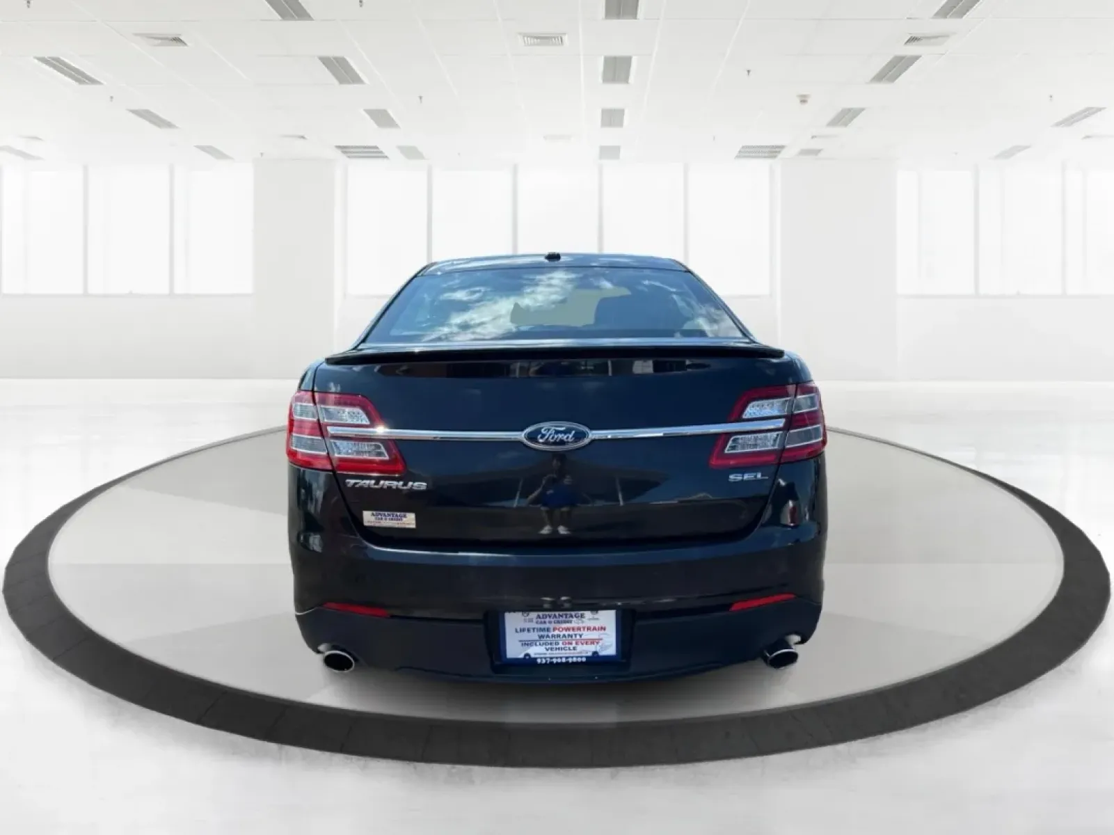2013 Ford Taurus SEL (1FAHP2E87DG) with an EcoBoost 2L I-4 gasoline direct injection engine, located at 1099 N County Rd 25A , Troy, OH, 45373, (937) 908-9800, 40.057079, -84.212883 - ### Discover Your Next Adventure with the 2013 Ford Taurus SEL from Advantage Car and Credit!<br /> <br /> Are you seeking a reliable and stylish sedan for your daily commute, family road trips, or weekend adventures? Look no further! The 2013 Ford Taurus SEL, available at Advantage Car and Credit i - Photo#3