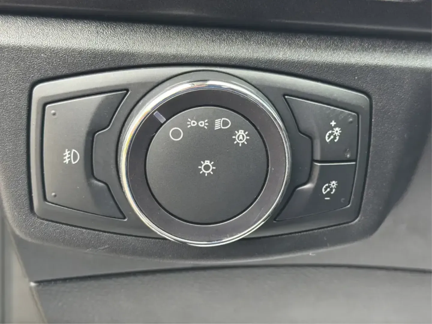 2018 Ford Fusion Titanium AWD (3FA6P0D9XJR) with an 2.0L L4 DOHC 16V engine, 6-Speed Automatic transmission, located at 8750 N County Rd 25A, Piqua, OH, 45356, (937) 908-9800, 40.164391, -84.232513 - Picture a comfortable, capable sedan that makes daily commutes down I70 feel easy, keeps weekend plans on track, and still looks sharp pulling into dinner in nearby Huber Heights or downtown Dayton. This **2018 Ford Fusion Titanium AWD** is built for real-life driving in Ohio-whether you're navigati - Photo#17