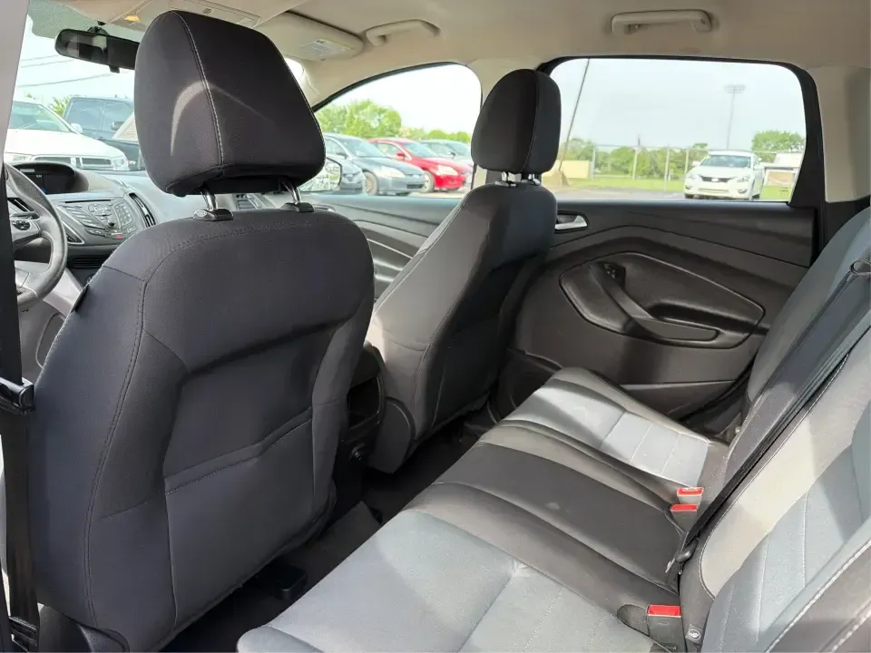 2016 Ford Escape SE (1FMCU0G75GU) with an 2.5L L4 DOHC 16V engine, 6-Speed Automatic transmission, located at 1099 N County Rd 25A , Troy, OH, 45373, (937) 908-9800, 40.057079, -84.212883 - Whether you're juggling school drop-offs, commuting up I75, or planning a weekend run to the Miami County Fairgrounds, this 2016 Ford Escape SE is the kind of practical SUV that fits real-life Troy, Ohio routines. With a versatile cabin, confident road manners, and easy-to-live-with features, it's a - Photo#10